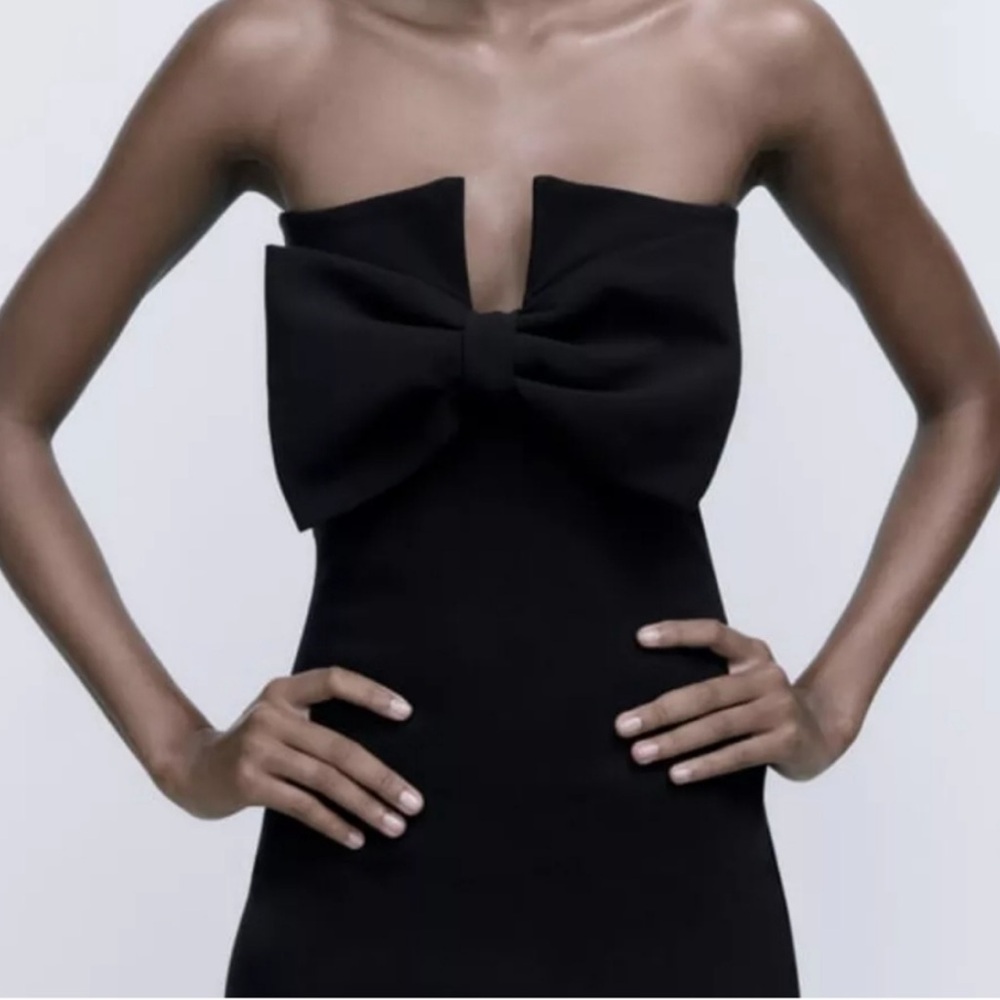 Brand new ZARA Black Mini Dress Size L Front
Bow Strapless Black